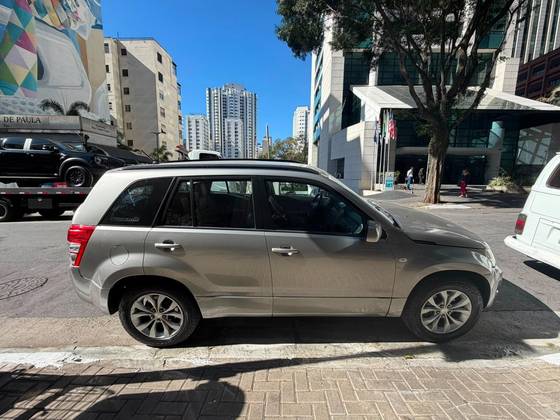 SUZUKI GRAND VITARA 2.0 4X2 16V GASOLINA 4P AUTOMÁTICO SUZUKI GRAND VITARA 2.0 4X2 16V GASOLINA 4P AUTOMÁTICO
